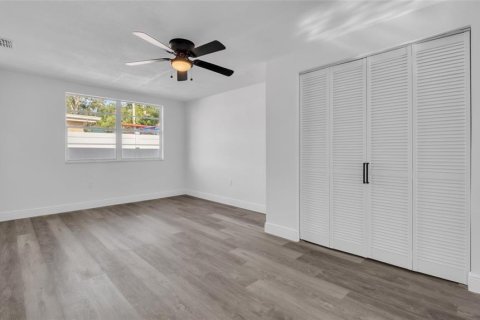 House in New Port Richey, Florida 3 bedrooms, 123.1 sq.m. № 1919460 - photo 26