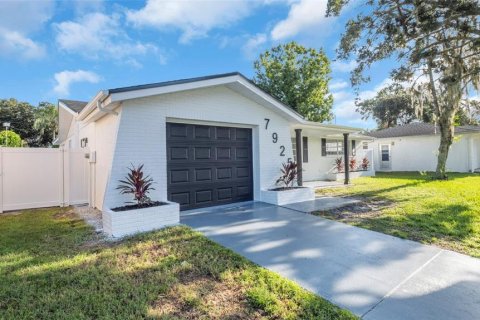 House in New Port Richey, Florida 3 bedrooms, 123.1 sq.m. № 1919460 - photo 3