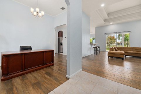 House in Port St. Lucie, Florida 5 bedrooms, 232.07 sq.m. № 2086976 - photo 17