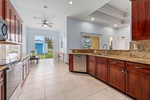 House in Port St. Lucie, Florida 5 bedrooms, 232.07 sq.m. № 2086976 - photo 20
