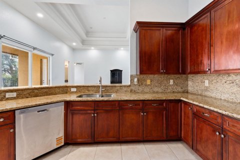 House in Port St. Lucie, Florida 5 bedrooms, 232.07 sq.m. № 2086976 - photo 22