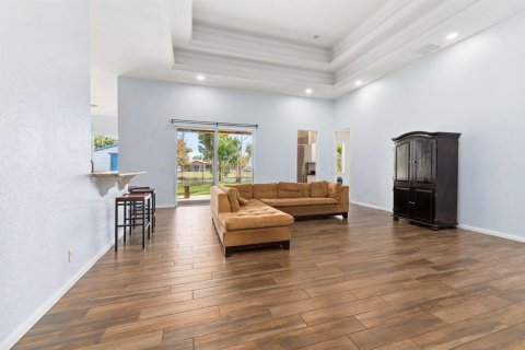 House in Port St. Lucie, Florida 5 bedrooms, 232.07 sq.m. № 2086976 - photo 13
