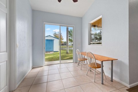House in Port St. Lucie, Florida 5 bedrooms, 232.07 sq.m. № 2086976 - photo 24