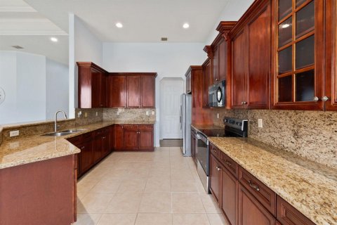 House in Port St. Lucie, Florida 5 bedrooms, 232.07 sq.m. № 2086976 - photo 21