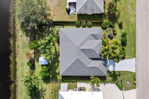 House in Port St. Lucie, Florida 5 bedrooms, 232.07 sq.m. № 2086976 - photo 5