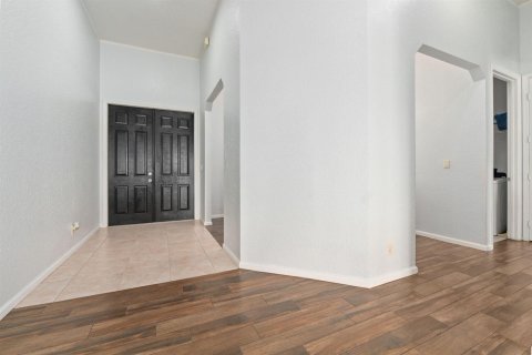 House in Port St. Lucie, Florida 5 bedrooms, 232.07 sq.m. № 2086976 - photo 12