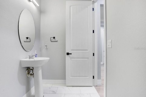 Купить виллу или дом в Ривервью, Флорида 6 комнат, 235.69м2, № 2138814 - фото 8