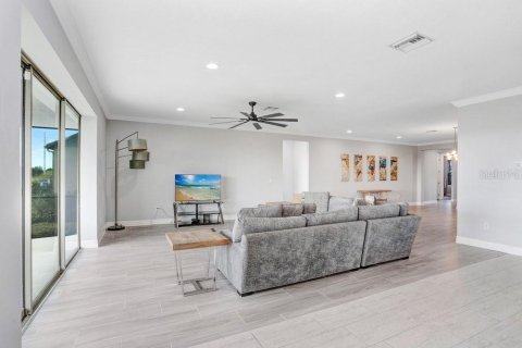 Купить виллу или дом в Ривервью, Флорида 6 комнат, 235.69м2, № 2138814 - фото 19