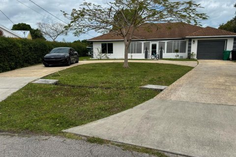 Casa en Port St. Lucie, Florida 3 dormitorios, 174.19 m2 № 2336635