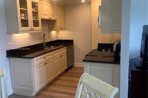 Copropriété à louer à Deerfield Beach, Floride: 1 chambre, 68.56 m2 № 1982169 - photo 9