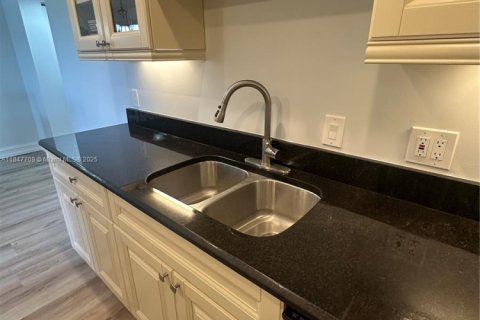 Copropriété à louer à Deerfield Beach, Floride: 1 chambre, 68.56 m2 № 1982169 - photo 12