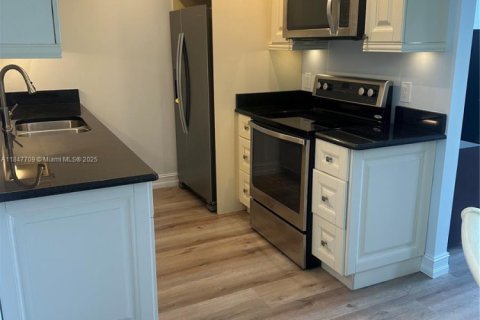 Copropriété à louer à Deerfield Beach, Floride: 1 chambre, 68.56 m2 № 1982169 - photo 11