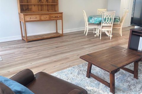 Copropriété à louer à Deerfield Beach, Floride: 1 chambre, 68.56 m2 № 1982169 - photo 2