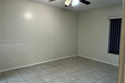 Снять в аренду кондоминиум в Майами, Флорида 1 спальня, 65.5м2, № 1969855 - фото 6