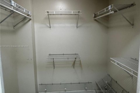 Снять в аренду кондоминиум в Майами, Флорида 1 спальня, 65.5м2, № 1969855 - фото 8