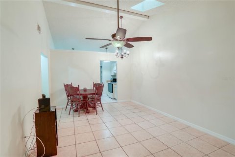 Condominio en alquiler en Winter Garden, Florida, 2 dormitorios, 86.4 m2 № 2285582 - foto 4