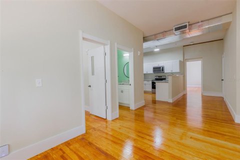 Apartamento en alquiler en DeLand, Florida, 3 dormitorios, 112.88 m2 № 1879154 - foto 4