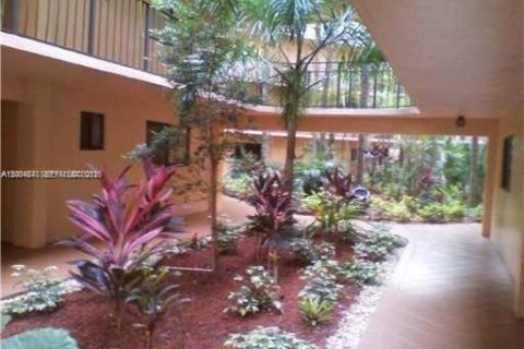 Condo in Miami, Florida, 3 bedrooms  № 2068995 - photo 4