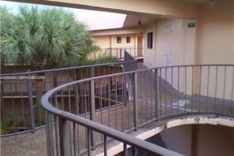 Condo in Miami, Florida, 3 bedrooms  № 2068995 - photo 6