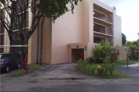 Condo in Miami, Florida, 3 bedrooms  № 2068995 - photo 3