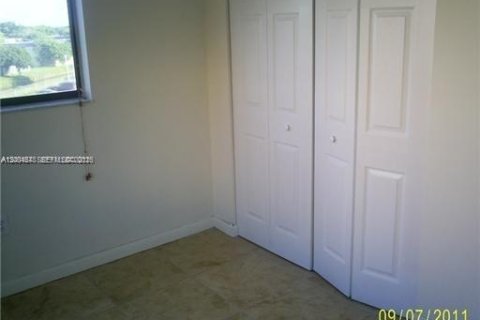 Condo in Miami, Florida, 3 bedrooms  № 2068995 - photo 14