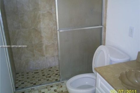 Condo in Miami, Florida, 3 bedrooms  № 2068995 - photo 13