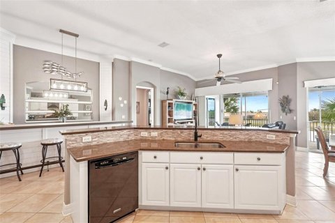 Condo in Sun City Center, Florida, 3 bedrooms № 2122595 - photo 10