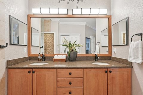 Condo in Sun City Center, Florida, 3 bedrooms № 2122595 - photo 22