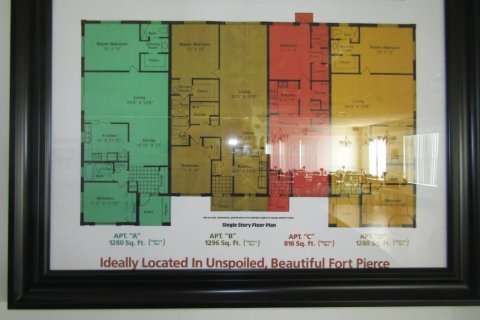 Condominio en alquiler en Fort Pierce, Florida, 2 dormitorios, 118.91 m2 № 1152112 - foto 1