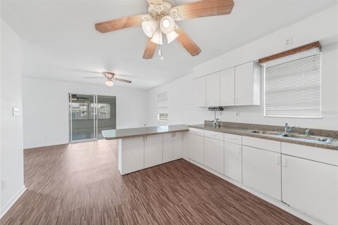 Casa en venta en Punta Gorda, Florida, 2 dormitorios, 110 m2 № 1855840 - foto 3