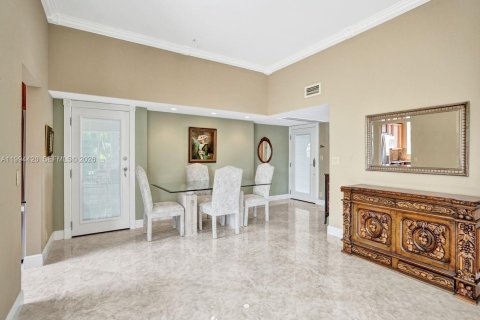 Купить кондоминиум в Форт-Лодердейл, Флорида 2 спальни, 117.43м2, № 2060833 - фото 13