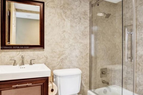 Купить кондоминиум в Форт-Лодердейл, Флорида 2 спальни, 117.43м2, № 2060833 - фото 20