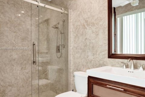 Купить кондоминиум в Форт-Лодердейл, Флорида 2 спальни, 117.43м2, № 2060833 - фото 23