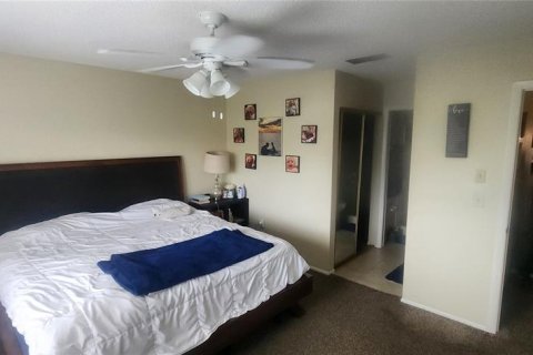 Condo in Venice, Florida, 2 bedrooms  № 2110849 - photo 8