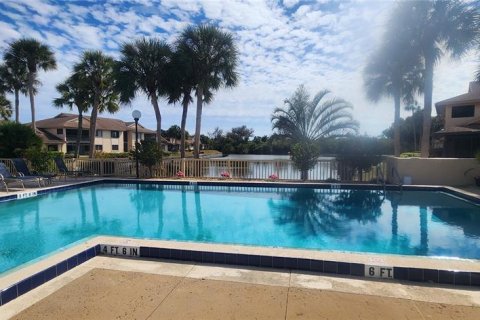Condo in Venice, Florida, 2 bedrooms  № 2110849 - photo 16