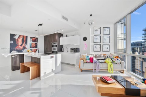 Condo in Miami, Florida, 1 bedroom  № 1895319 - photo 6