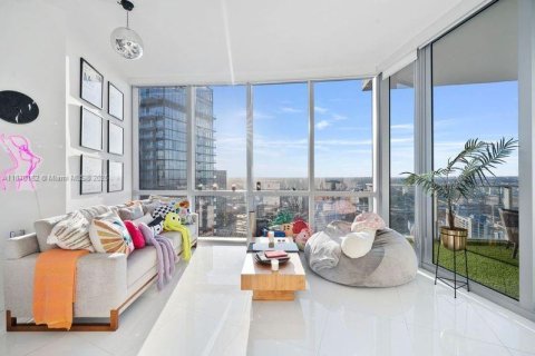 Condo in Miami, Florida, 1 bedroom  № 1895319 - photo 5