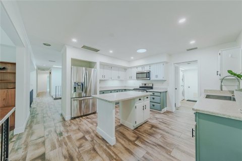Villa ou maison à vendre à New Smyrna Beach, Floride: 4 chambres, 242.2 m2 № 2142842 - photo 23
