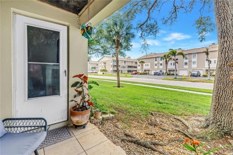 Condo in Treasure Island, Florida, 2 bedrooms № 2097296 - photo 29
