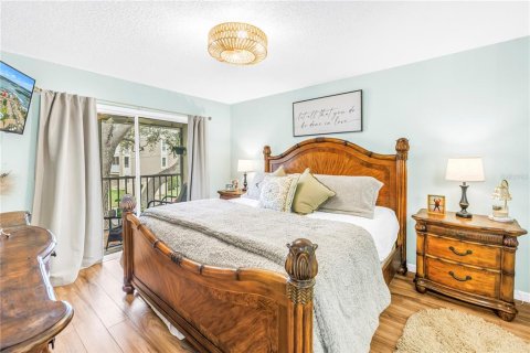 Condo in Treasure Island, Florida, 2 bedrooms № 2097296 - photo 16