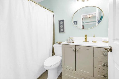 Condo in Treasure Island, Florida, 2 bedrooms № 2097296 - photo 21