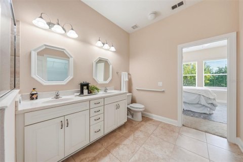 House in Clermont, Florida 4 bedrooms, 204.85 sq.m. № 2110210 - photo 20