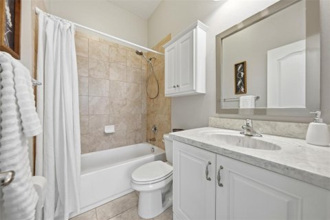House in Clermont, Florida 4 bedrooms, 204.85 sq.m. № 2110210 - photo 28