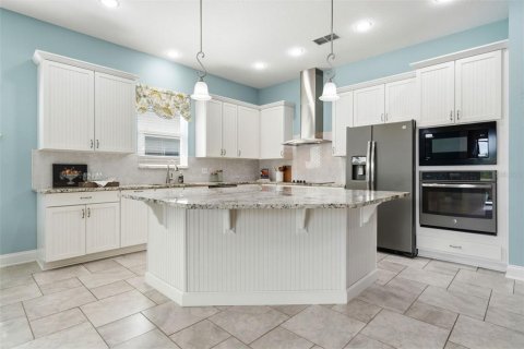 House in Clermont, Florida 4 bedrooms, 204.85 sq.m. № 2110210 - photo 3