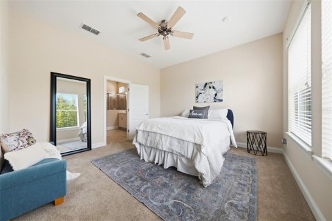House in Clermont, Florida 4 bedrooms, 204.85 sq.m. № 2110210 - photo 5