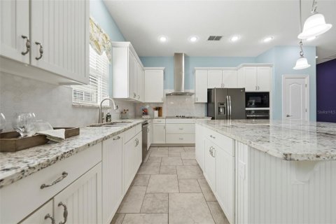 House in Clermont, Florida 4 bedrooms, 204.85 sq.m. № 2110210 - photo 14