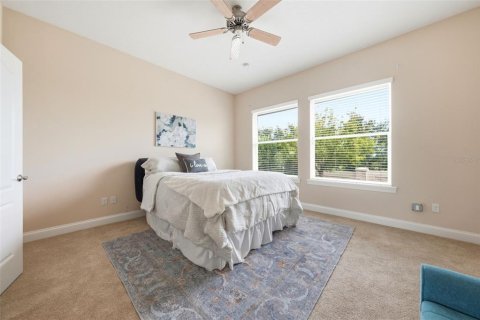 House in Clermont, Florida 4 bedrooms, 204.85 sq.m. № 2110210 - photo 24