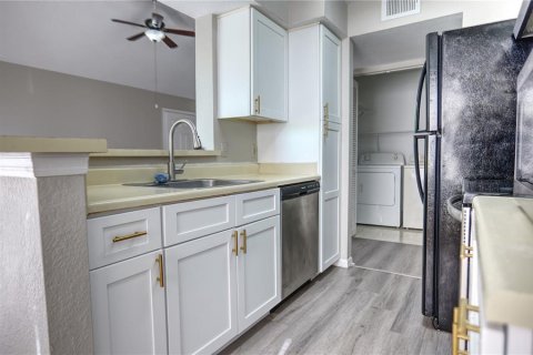 Condominio en venta en Orlando, Florida, 1 dormitorio, 62.52 m2 № 1587585 - foto 8