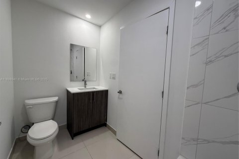 House in Florida City, Florida 5 bedrooms, 176.7 sq.m. № 2052739 - photo 14