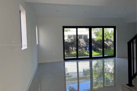 House in Florida City, Florida 5 bedrooms, 176.7 sq.m. № 2052739 - photo 2